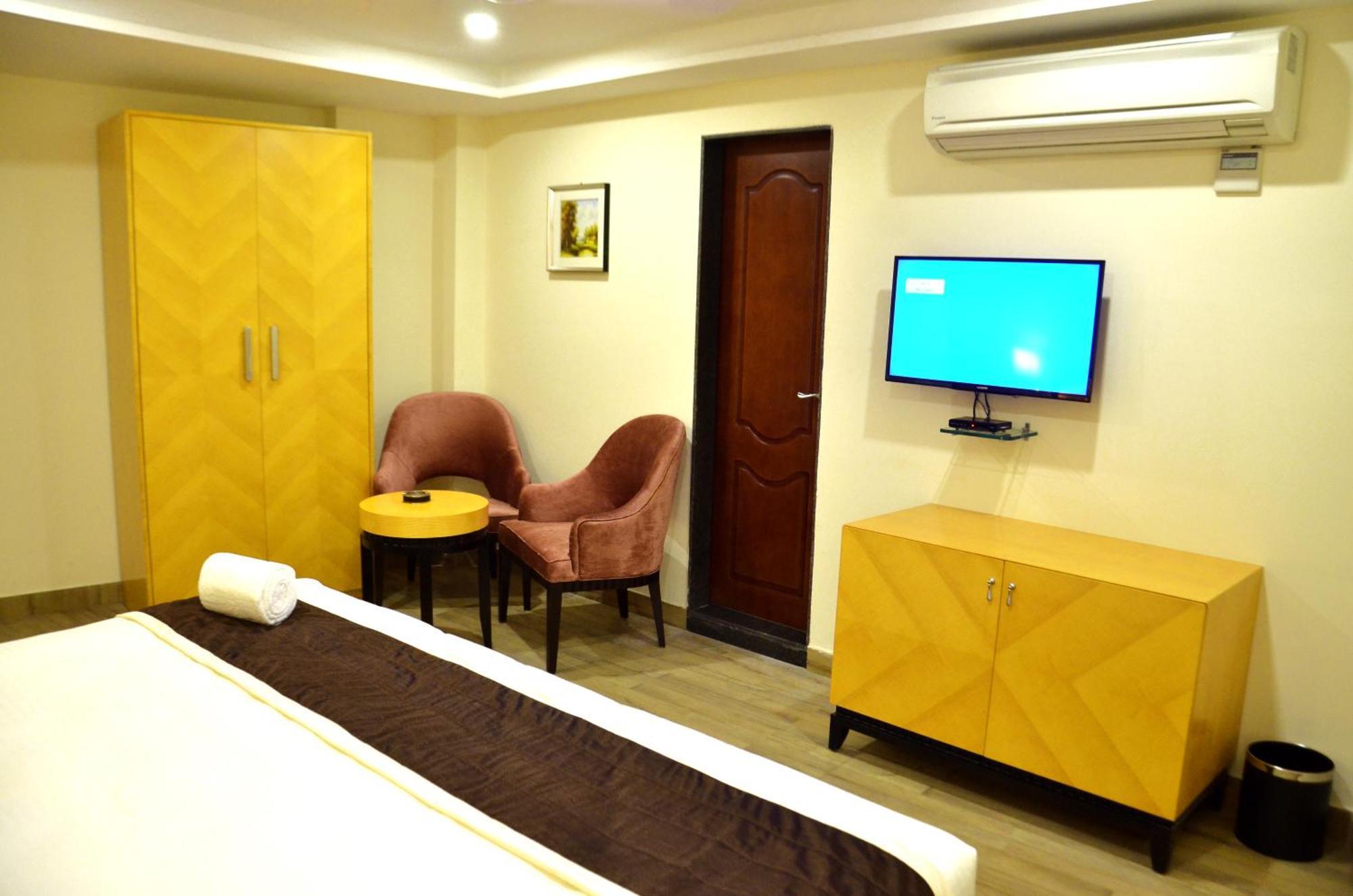 Hotel The Ved Mantra Gwalior Esterno foto