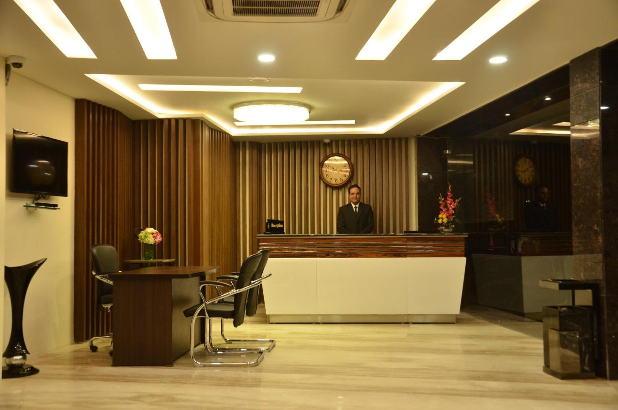 Hotel The Ved Mantra Gwalior Esterno foto