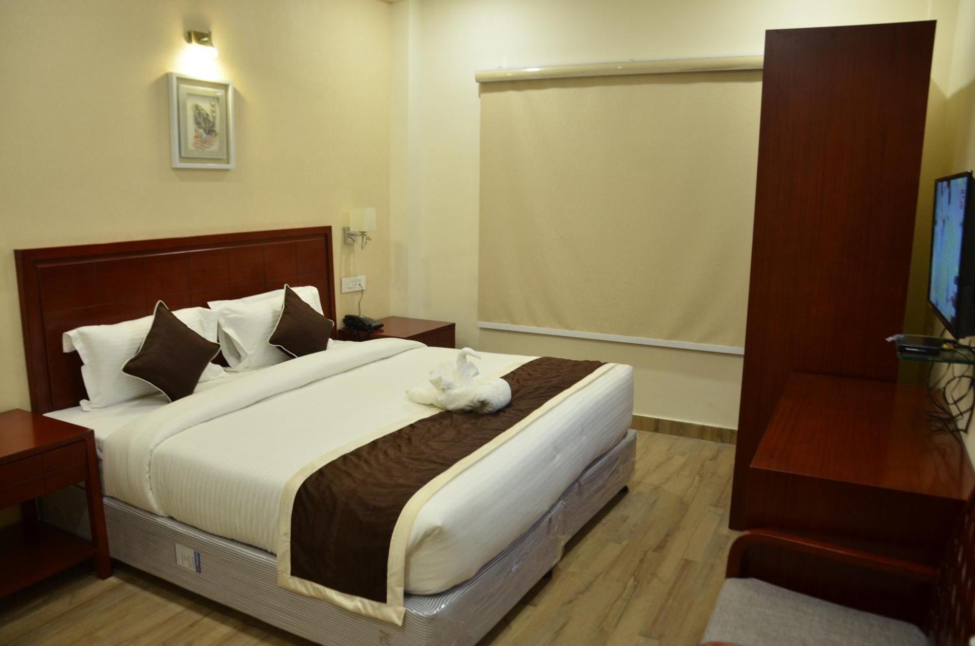 Hotel The Ved Mantra Gwalior Esterno foto